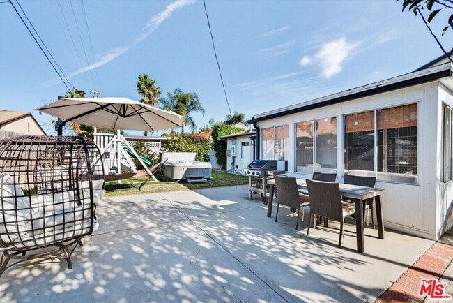 Building Photo - 6257 Bluebell Ave