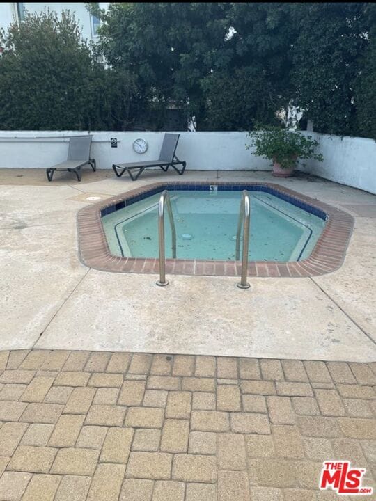 Building Photo - 5271 Newcastle Ave