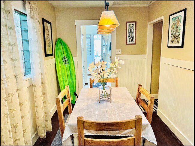 Building Photo - Coastal Charm in the Heart of Encinitas – 2 Bed, 1 Bath Avail 12/1