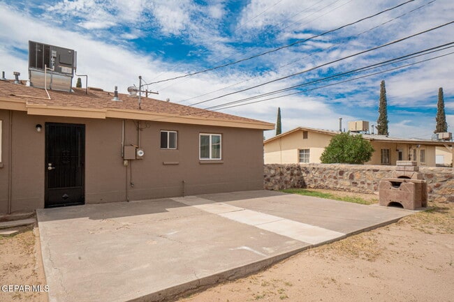 Building Photo - 7813 Rodeo Ave