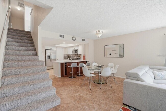Building Photo - 900 Harbour House Dr