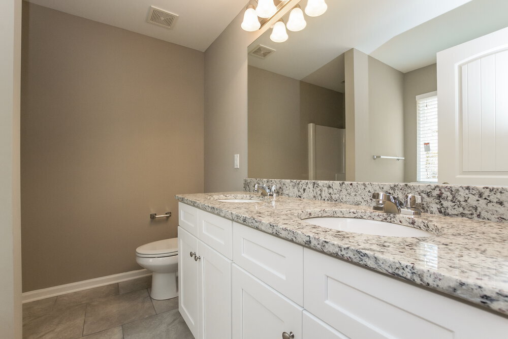 Building Photo - 542 Fieldcrest Dr