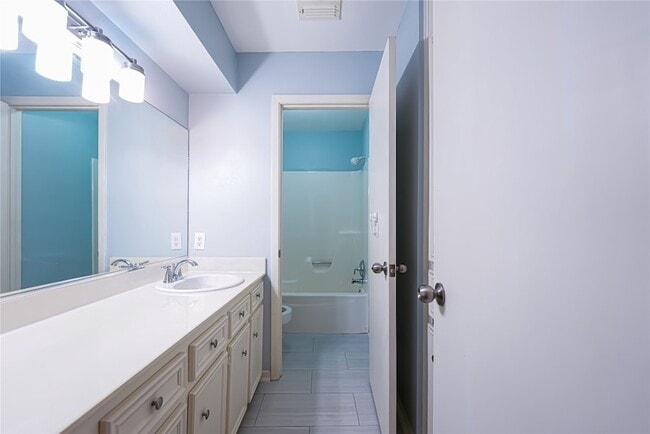 Building Photo - 2306 Wallingford Dr