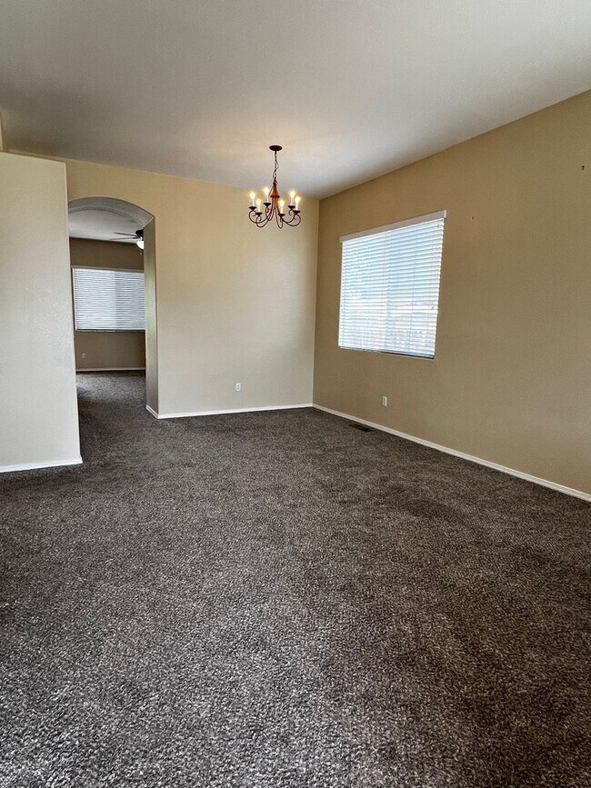 Building Photo - 1675 Brentford Way