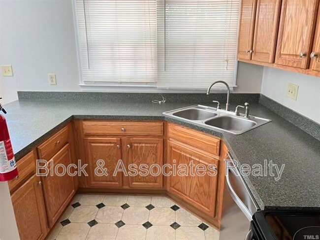 Building Photo - 2708 Heathersmith Ct