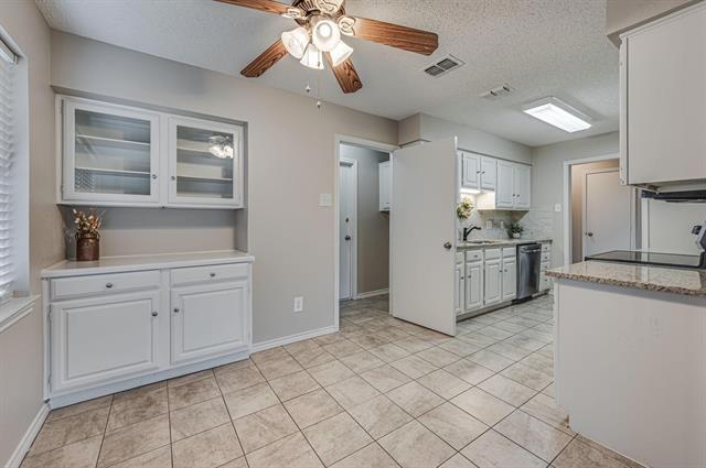 Building Photo - 1321 Meadow Ct