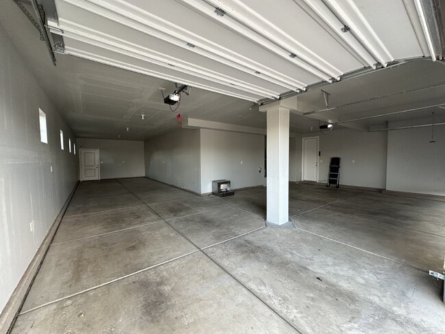 Building Photo - 3292 E 2890 S