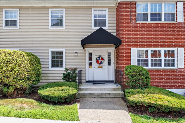 Primary Photo - 50 Greenhouse Rd