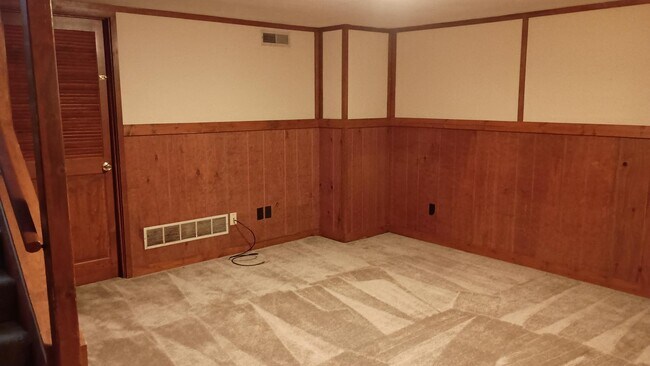 Building Photo - 3050 Colony Ln