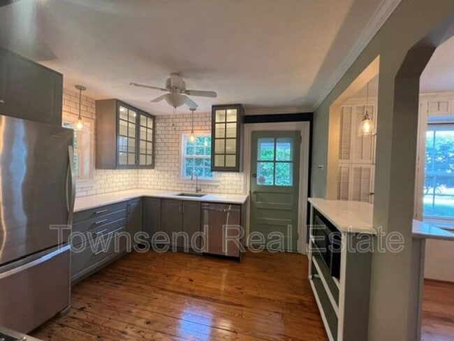 Building Photo - 508 Huske St