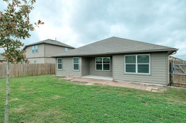 Building Photo - 232 Voss