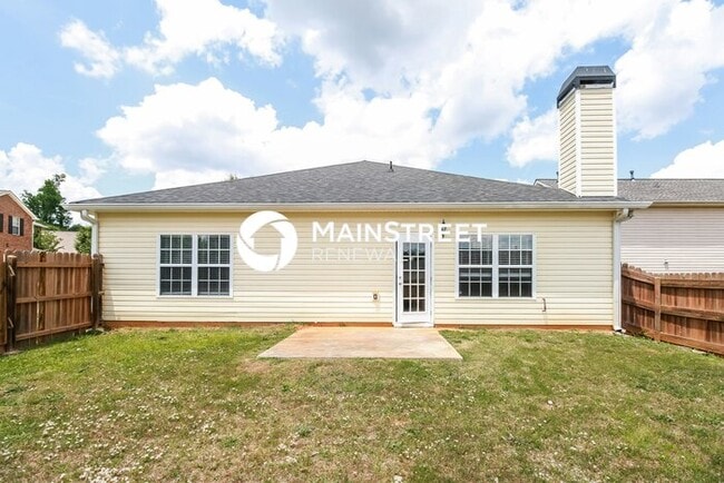 Building Photo - 4 Bedroom Pet-Friendly Home in Stockbridge, GA with Main Street Renewal