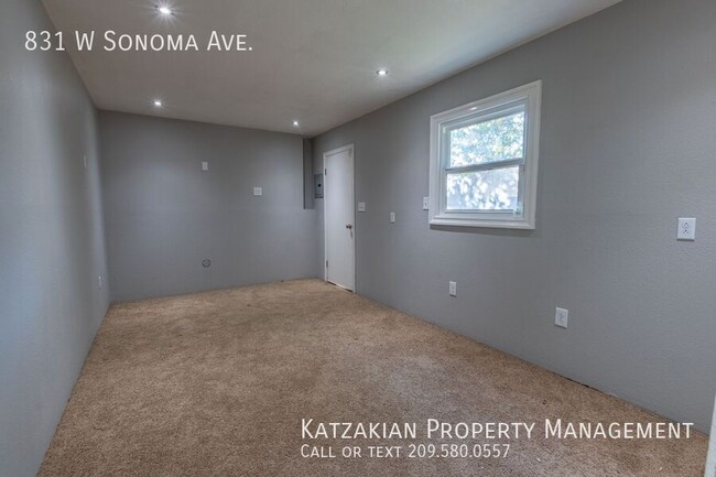 Building Photo - Classically Remodeled 3 Bedroom 2 Bath Sin...