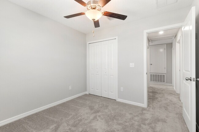 Building Photo - LIKE NEW Home For Rent in Belmont!