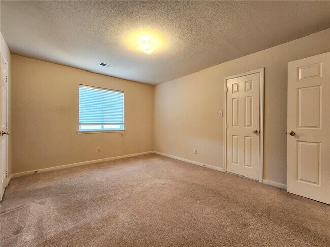Building Photo - 16614 Stoneside Dr