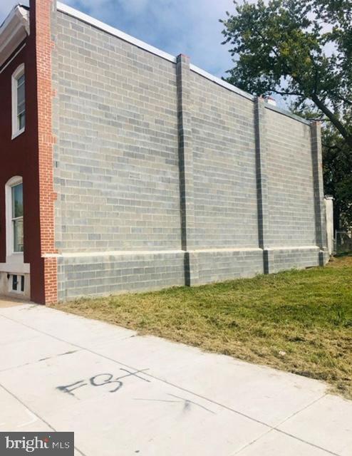 Building Photo - 1511 N Montford Ave