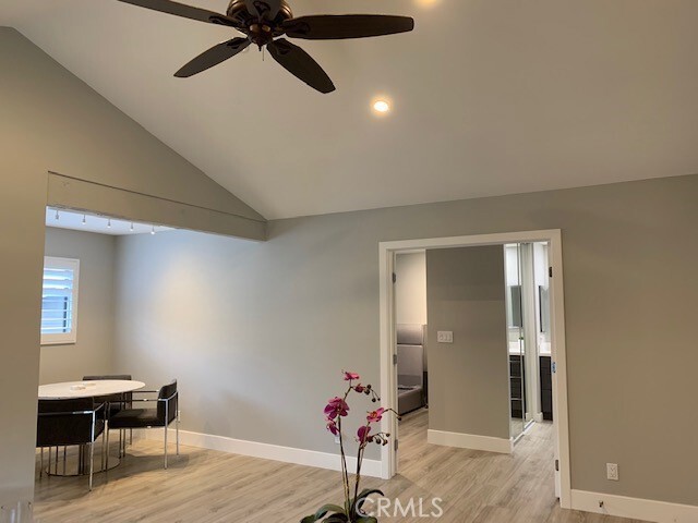 Building Photo - 118 Streamwood