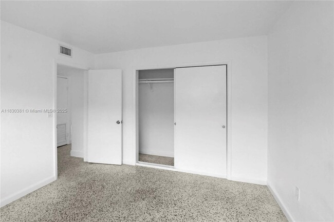 Building Photo - 3531 SW 91 Ave