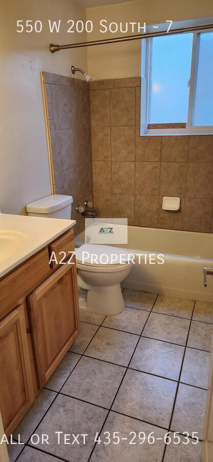 Building Photo - 550 W 200 S