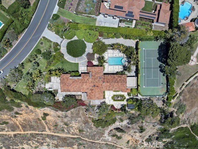 Building Photo - 709 Paseo Del Mar