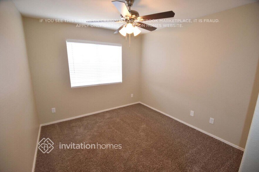 Building Photo - 3215 W Salter Dr