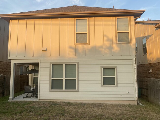Building Photo - 9504 Hunter Ln