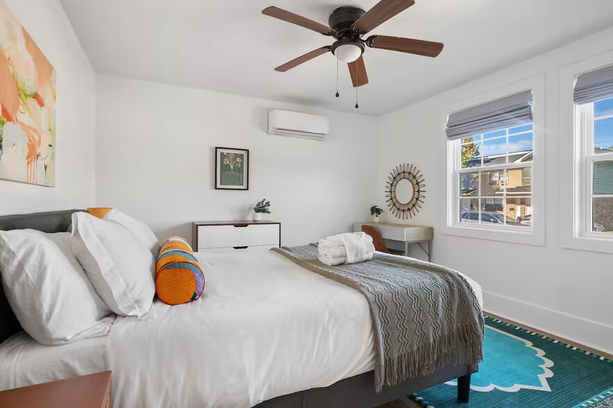 Building Photo - 4995 Chateau Ave