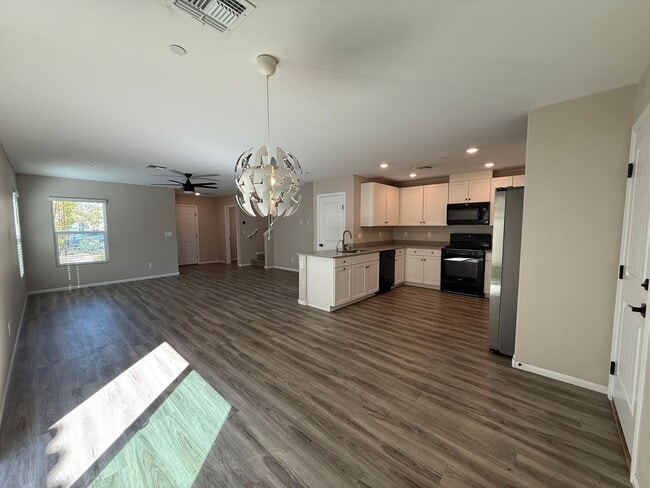 Building Photo - NLV 3 bed in a gated community!