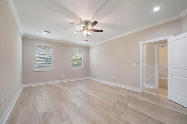Building Photo - 834 Cannon Ln