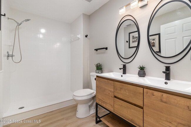 Building Photo - 165 Casseekee Trail