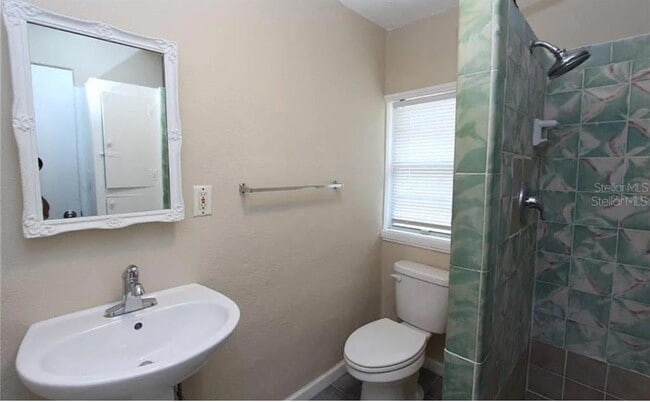 Building Photo - 2615 Laurel Ave