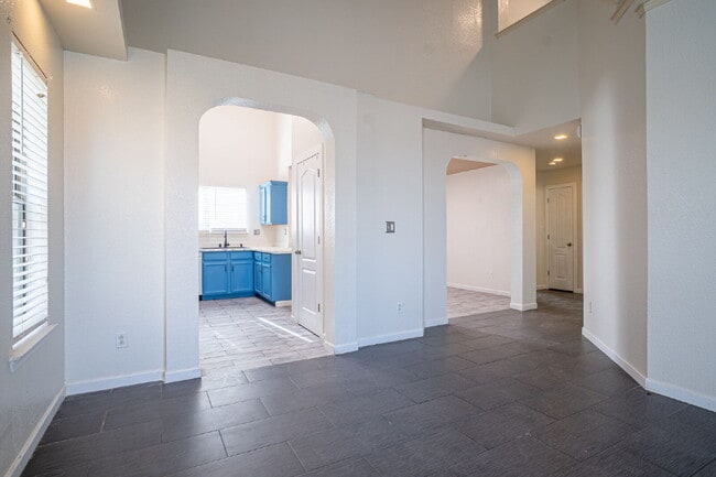 Building Photo - 7041 Falling Leaf Cir