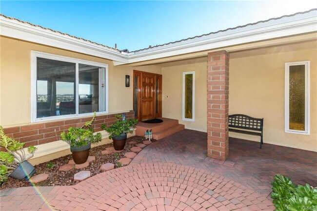 Building Photo - 3923 Mesa St