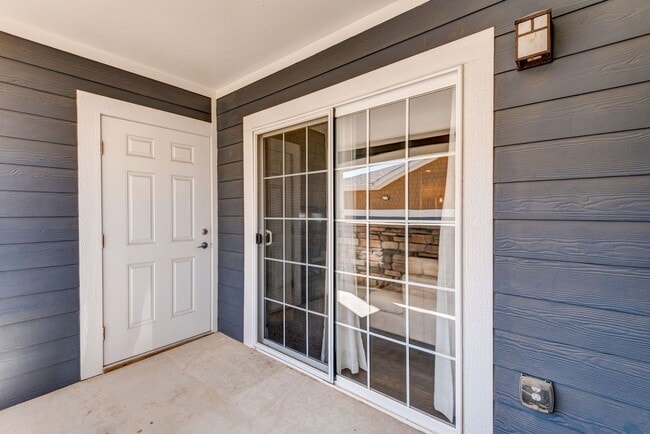 Building Photo - Don’t Miss This Gorgeous Fort Collins Condo – Bright, Spacious & Modern!