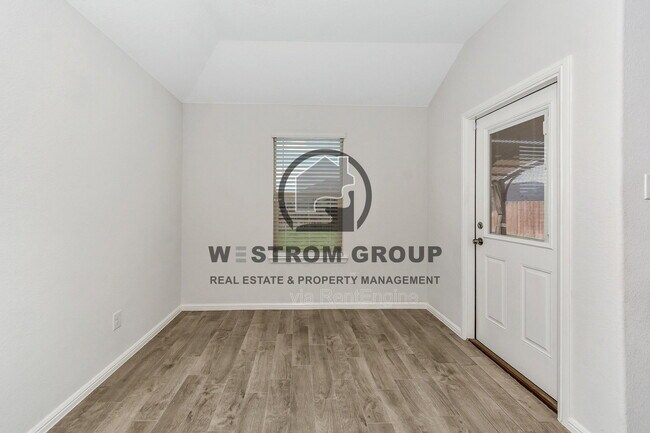 Building Photo - 9209 Leveret Ln