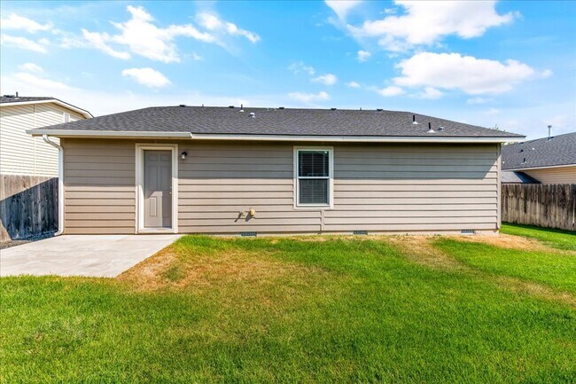 Building Photo - 11695 Altamont St
