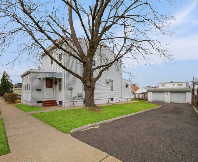 Primary Photo - 83 Orchard St