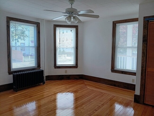 Building Photo - 44 A Park St