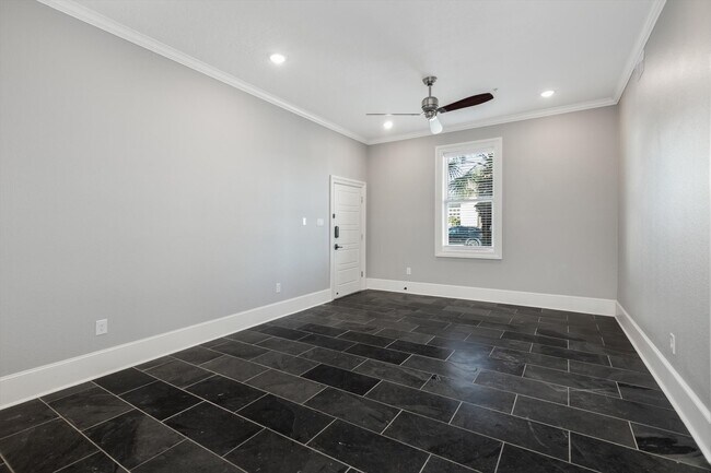 Building Photo - 2401 Market St