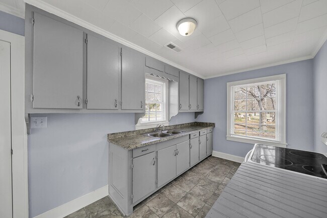Building Photo - Duplex