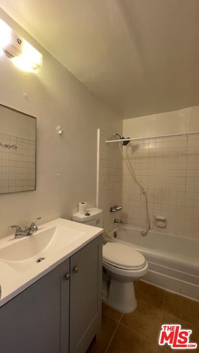 Building Photo - 737 S Oxford Ave