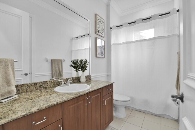 Building Photo - 10703 Versailles Blvd