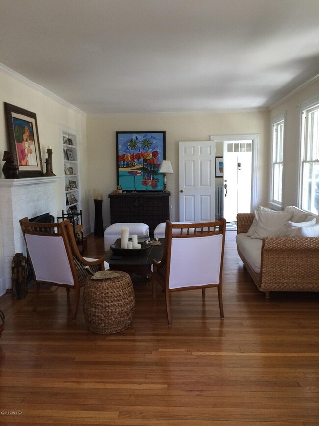 Building Photo - 35 Rockview Dr