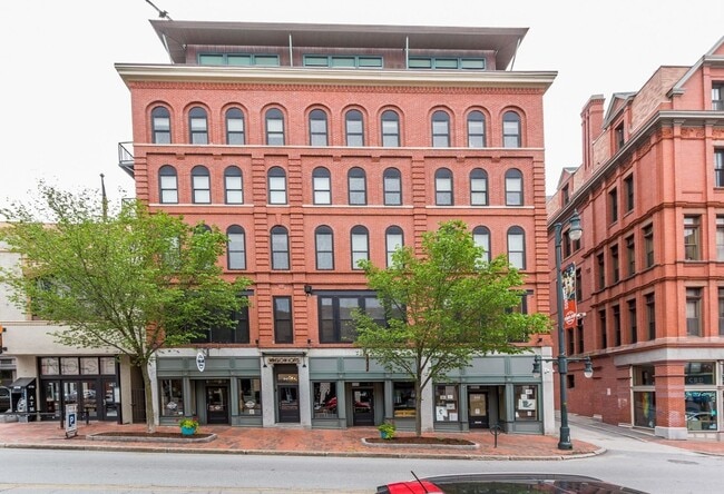 Building Photo - ALL UTILITIES INCLUDED - Furnished Downtown Portland, ME Condo w/ Parking, In-Unit Laundry, Priva...