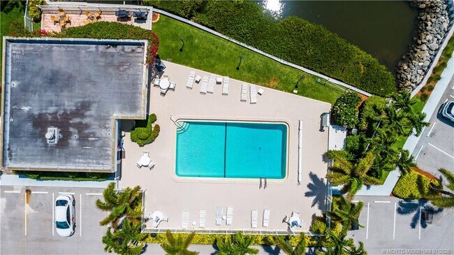 Building Photo - 3792 NE Ocean Blvd