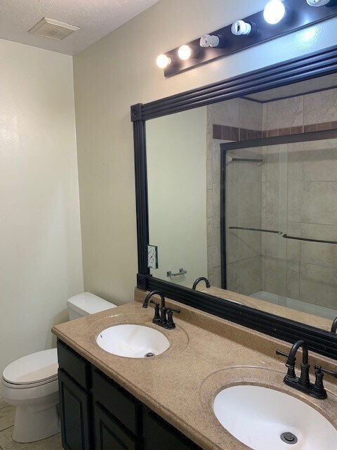 Building Photo - 15118 Carsen Bend Dr