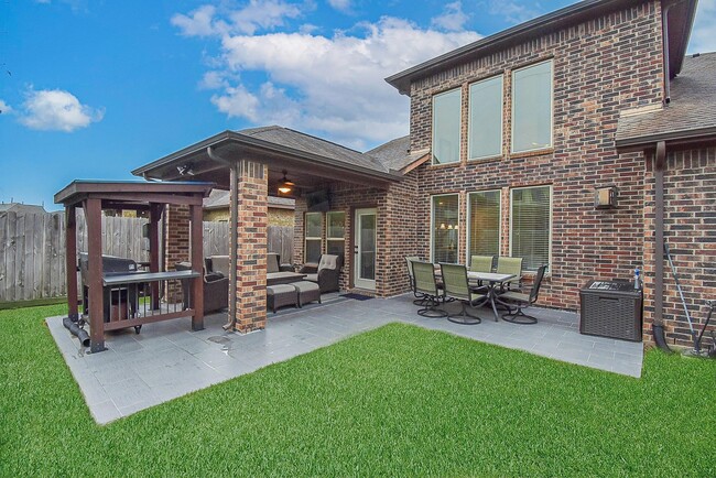 Building Photo - 3342 Breeze Bluff Way