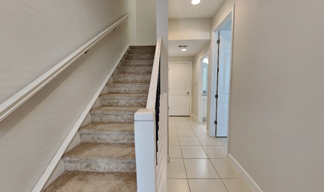 Building Photo - 895 Brutus Terrace