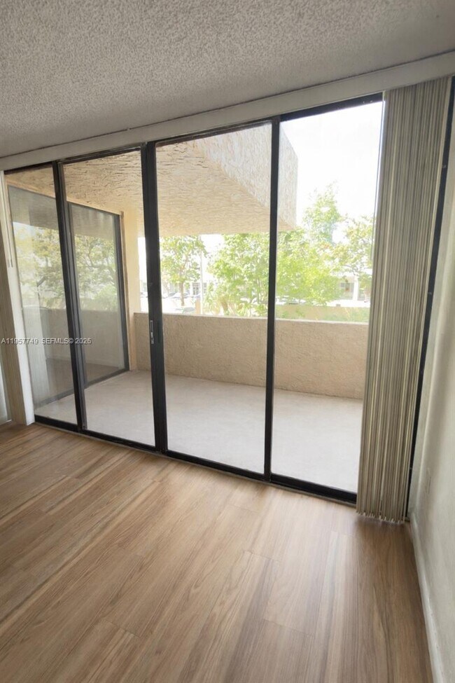 Building Photo - 10400 SW 108th Ave