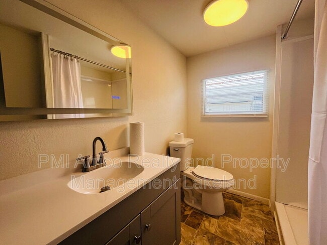 Building Photo - 550 Woodpecker Pike
